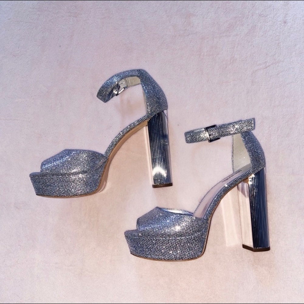Michael Kors Peep Toe Silver Heel | 6.5